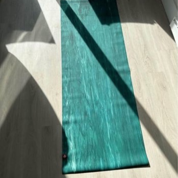 eKO Superlite Travel Yoga Mat 1.5mm - Picture 3 of 3